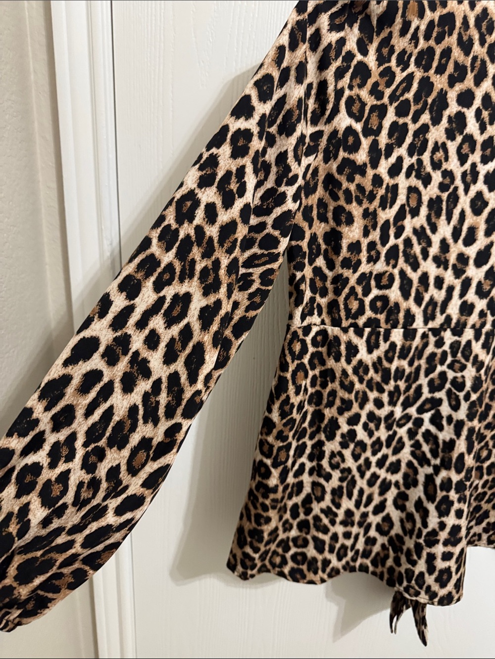 Allegra K Leopard Print Blouse Women’s Small V Neck Tie Front Long Sleeve NWOT. - Picture 13 of 15
